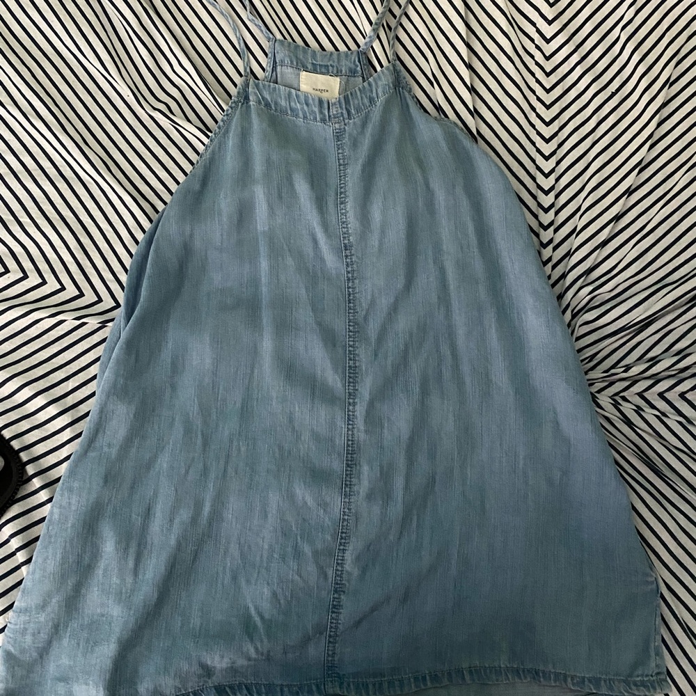 Straight neck chambray tank